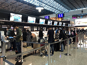 航空業者防疫第一槍！長榮要求旅客全程戴口罩、發燒拒載