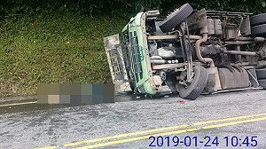 舊蘇花貨車翻覆不能走！蘇花改下午開放兩時段機車通行