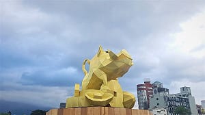 (影)花蓮太平洋燈會今登場 15米高「山豬」主燈閃耀開幕
