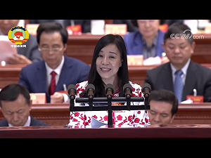 「平凡女孩」凌友詩高八度朗誦爆紅 李戡：樣板也找個像樣的