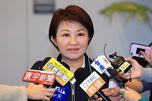 郭台銘民調與韓國瑜勢均力敵 盧秀燕：合則兩利 分則兩害