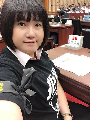 質詢韓國瑜遭恐嚇鄭孟洳「讓你全家死」 警追留言者