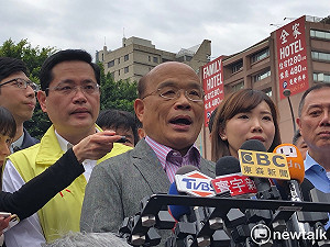 蘇貞昌：李明哲網路發言被關5年 李毅只是被驅逐出境