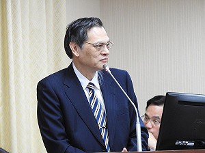 陳明通：初次掌握有10萬人左右領取居住證