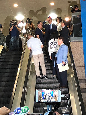 快訊》吳郭會 郭台銘籲採手機民調並參考民進黨規定