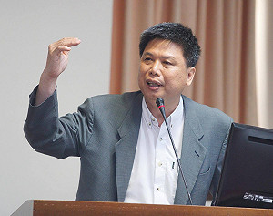 韓國瑜嗆「穿雲箭」下架蔡 徐世榮質疑「為何不打中共」
