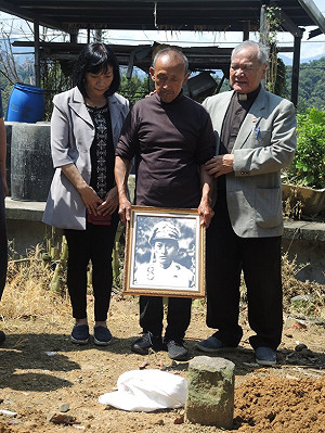 白色恐怖原民受害者伍保忠 客死異鄉67年終歸南投伴長子長眠