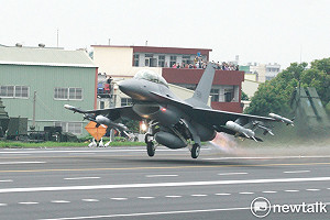 賴清德指示全力搜救花蓮F-16飛官 辛上尉跳傘、軍方海空緊急搜救