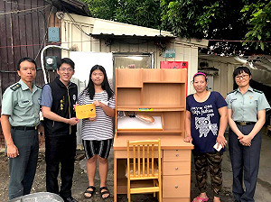 樹下苦讀考上嘉女 「盼有一張書桌」願望成真