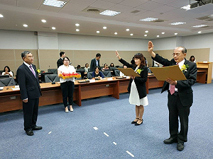 高港土開董總「大小聲」 都發局摻一腳挺老長官