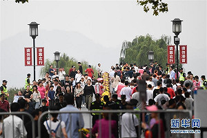 中國十一連假7.82億人出遊 自稱旅遊收入達人民幣6497億