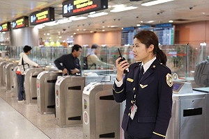 網傳港黑警將大批移民來台 移民署強調嚴格把關