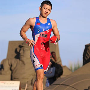 黑鷹失事》圓飛行夢、減輕家計負擔 副駕駛劉鎮富選讀官校
