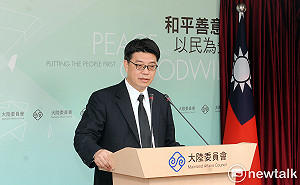 港澳旅遊警示燈號升至「紅色」 陸委會建議不宜前往