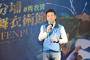 戴錫欽憂非法移工成防疫漏洞 粉專反批：頭殼有洞？