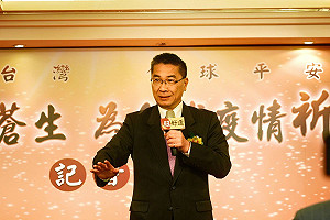 參拜奉天宮 徐國勇再提防疫補助：他們很辛苦