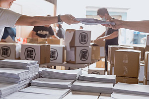 （影）被指防疫破口 Wecare高雄痛批：還不是你們家陳雄文弄出來的！