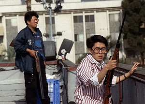 武漢肺炎》防遭種族歧視迫害 美國華人擁槍自組武裝團
