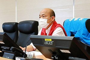 武漢肺炎》高雄跟進！八大行業即日起採入場實名制