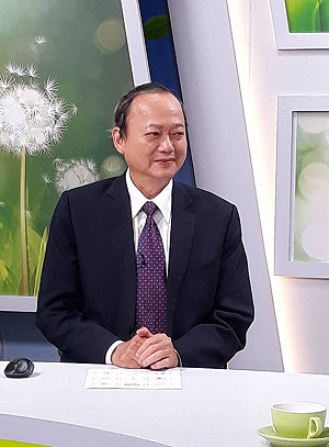 自駕遊花東出車禍 前衛生署長葉金川夫妻遭追撞送醫