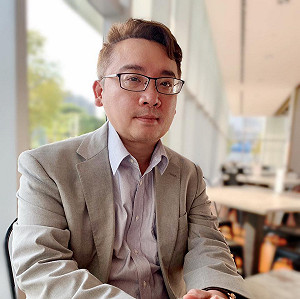 條子鴿成為風暴焦點 名嘴酸 : 共產黨的錢不要拿「侯漢廷出來打球」