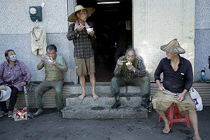 良影一二》貢寮山區手工割稻 重現割稻仔飯食五頓盛況