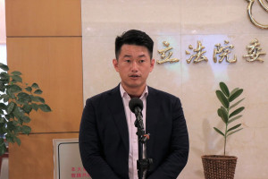 護照正名恐花大筆公帑？陳柏惟：台人應該知道生命比錢重要