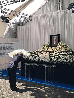 日代表處單日550人悼念致意 謝長廷：李前總統受到的尊敬不分黨派