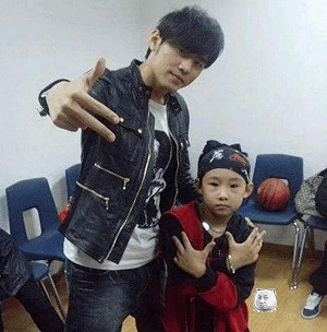 幫周杰倫《本草綱目》伴舞爆紅！７歲童星長大「悽慘近況」驚呆眾人