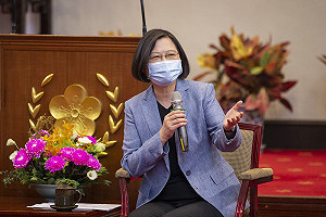 蔡英文接見科展得獎師生 自曝三角形數學題難倒她