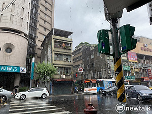 快訊》大雨特報！3縣市慎防大雨 外出記得帶傘
