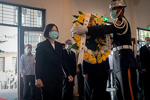 蔡英文要馬英九冷靜想想：「為什麼您的想法，和主流民意有這麼遠的距離？」