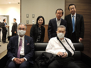 日前首相森喜朗16：50抵台！ 負傷仍堅持來台參加李登輝追思禮拜