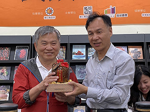 挑戰跨海辦書展 益品書屋前進馬祖