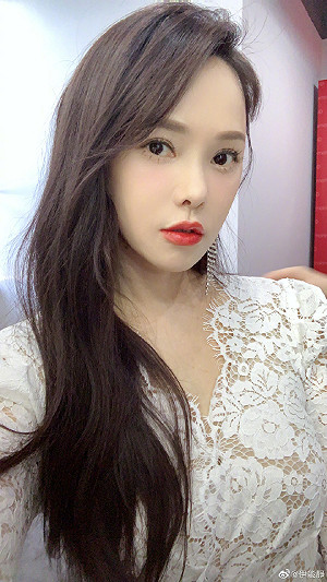 伊能靜4歲女上6門才藝班！回應質疑：我不是瘋狂媽媽