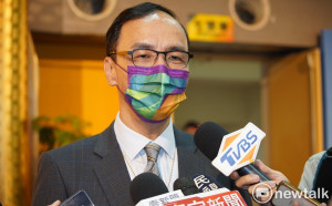 中禁台鳳梨民眾力挺 朱立倫質疑持久度：下次芒果？釋迦？蓮霧？