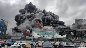 旭富製藥大爆炸波及附近工廠 損失嚴重恐明天火勢才能撲滅