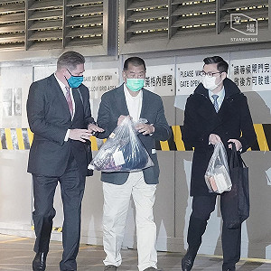 媒體大亨被噤聲! 「全面禁言」條件獲保釋 黎智英推特遭停用