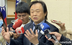 回應柯文哲「吞曲棍球」 王世堅：要賭就賭可行的高空彈跳