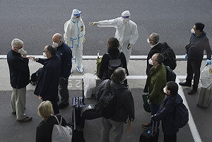 喬很久！世衛專家抵武漢先隔離再查源頭 2人檢測呈陽性遭拒入境