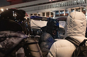 (影)反對派領袖納瓦尼遭判刑3年半 「蝙蝠俠」現身抗議遭俄警捕獲