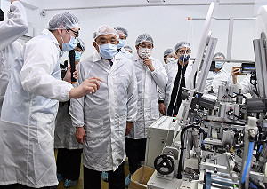 (影)口罩實名制上路一週年！ 蘇揆臉書致敬：能做到世界第一