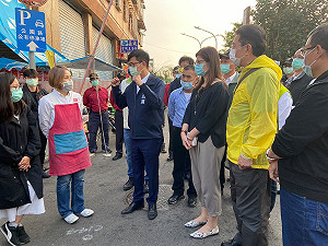 高雄駁二特區「烈焰火吻」燒毀倉庫 陳其邁:一定重建
