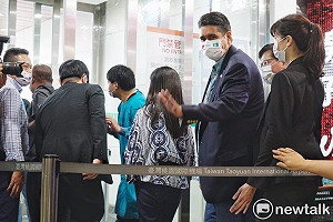 帛琉總統帶著「PSS」檢測機離台 郭台銘牽線促成試點