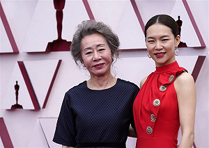 《夢想之地》配角韓藝璃奧斯卡禮服遭批「太中國風」！竟是名牌過季款