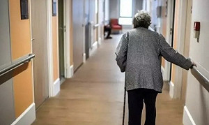 謀財害命？希臘養老院一年內68死 多名死者曾簽授權書賤賣房產