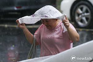 全台變天！中央氣象署下午再度發布13縣市大雨特報
