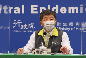 莫德納疫苗即起擴大接種至第一類醫護人員 不開放混打