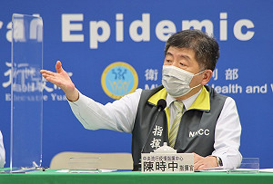 為何疫情壓不下來? 醫生分析：「雙盲」為主因 只給陳時中49分