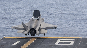 二戰以來頭一遭 美F-35戰機自外國戰艦上起飛執行戰鬥任務